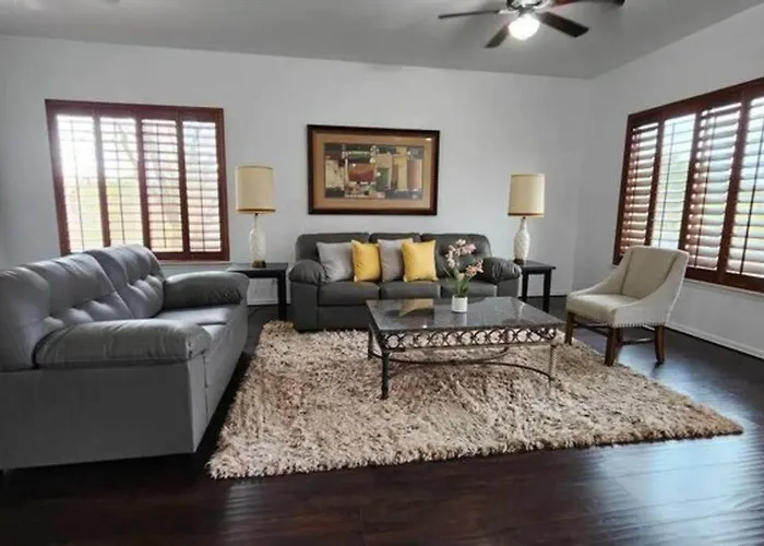 Cozy Latitude With Pool Holiday home Goodyear